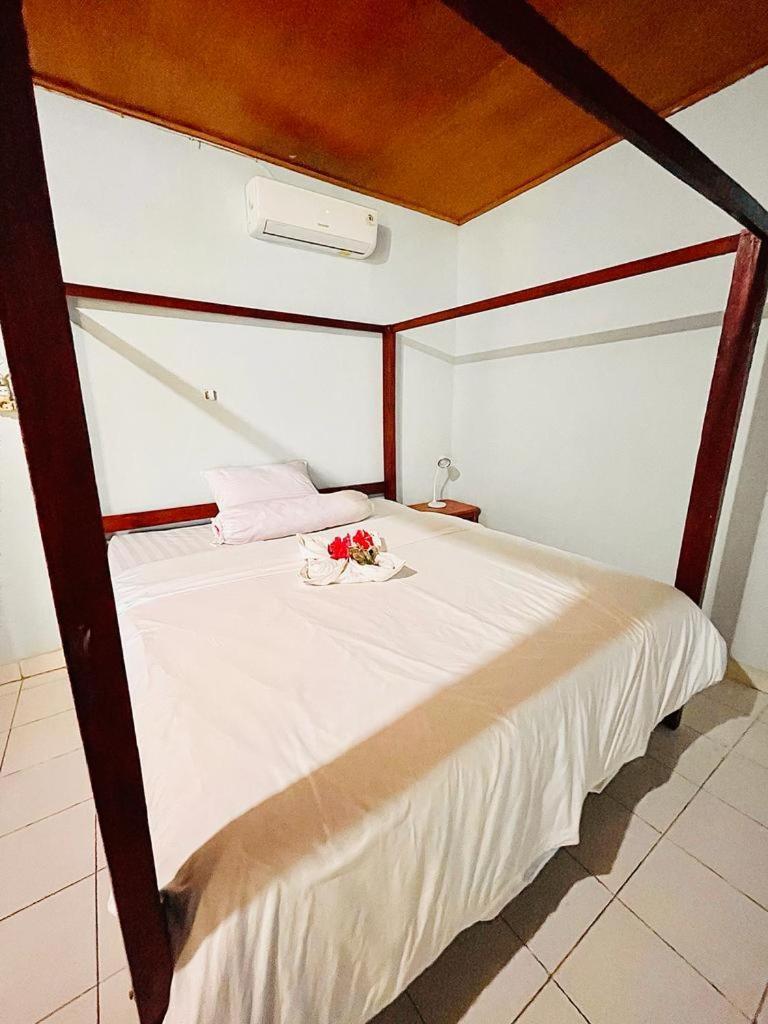 Kurnia Family Homestay & Restaurant! Huu Екстер'єр фото