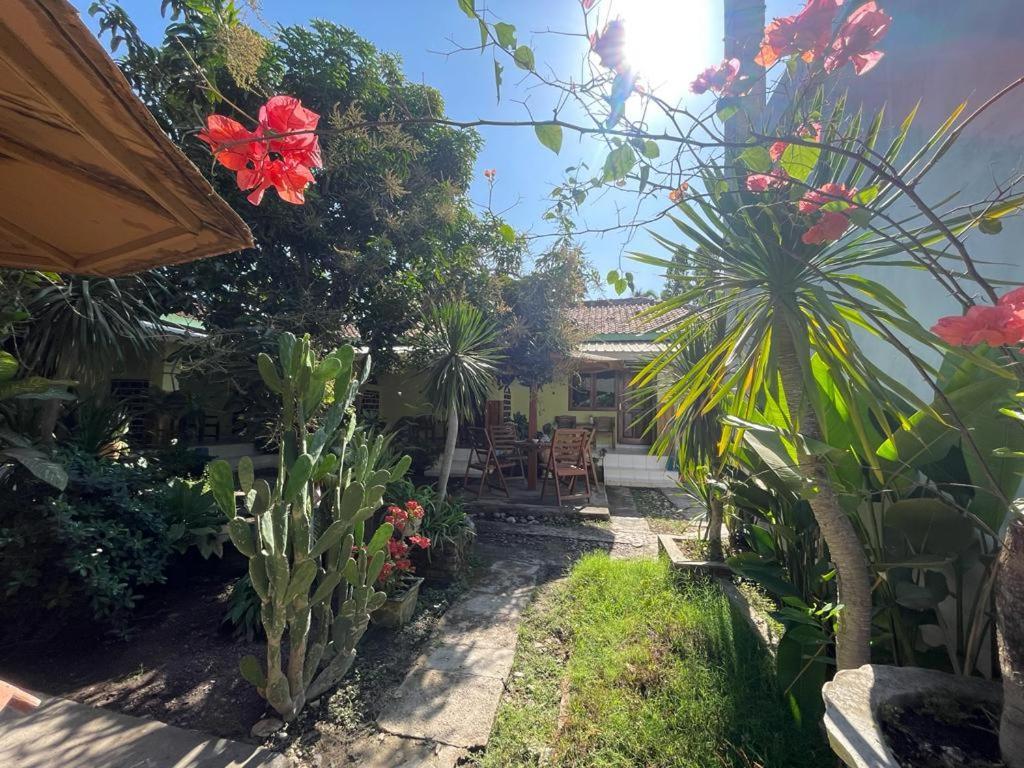 Kurnia Family Homestay & Restaurant! Huu Екстер'єр фото